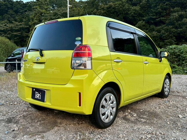 個性的なカラーと美しいフォルム！ 鮮やかなイエローのボディは、スペイド特有の左右非対称なデザインを一層際立たせています。【スペイド】